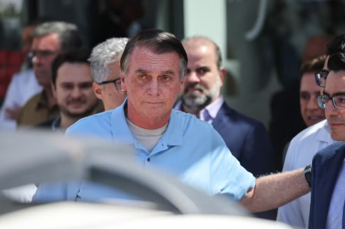 STF ouvirá Bolsonaro e outros 7 réus por tentativa de golpe nesta tarde