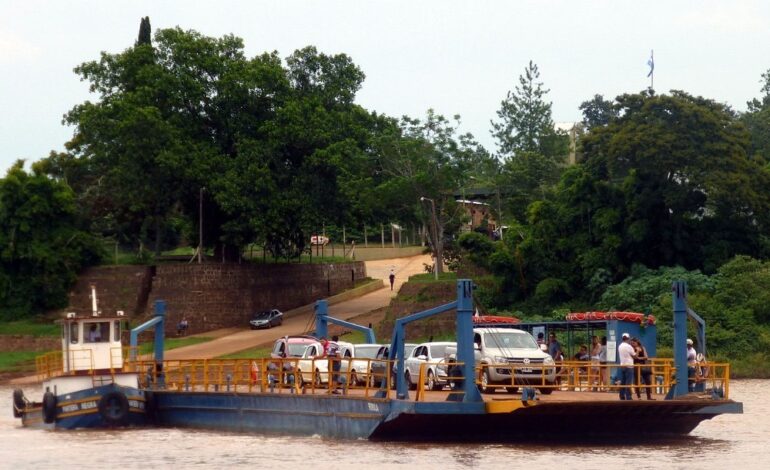 Travessia de balsa em Porto Mauá é suspensa
