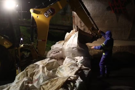 Prefeitura de Porto Alegre inicia fechamento de todas as comportas do sistema de proteção contra cheias