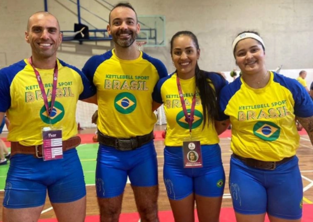 Santo-angelense Elidiane Mesquita conquista ouro por equipe no Mundial de Kettlebell Sport