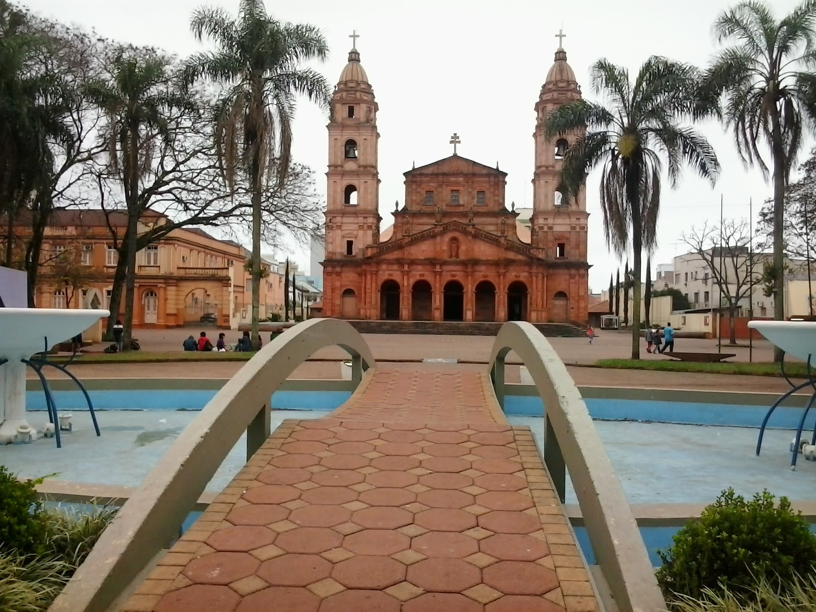 Sexta-feira com sol e frio antecede final de semana com chuva intensa no RS