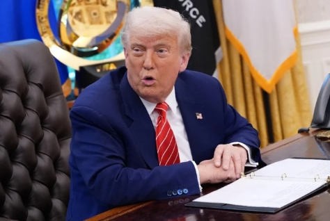 Trump assina decreto que dobra tarifas sobre aço e alumínio importados para 50%