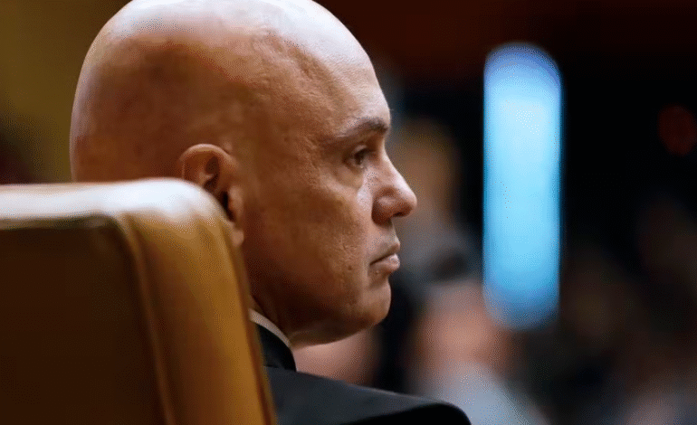 Secretário de Trump anuncia revogação do visto americano de Alexandre de Moraes e de ‘seus aliados no tribunal’