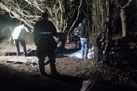 Corpos de jovem, bebê e adolescente são encontrados em cova às margens de rio em Esteio