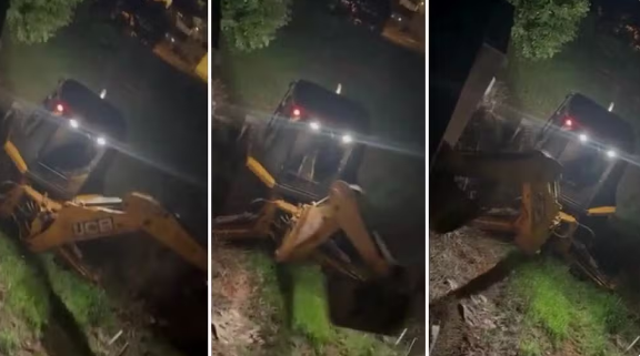 Homem furta retroescavadeira e tenta invadir agência bancária