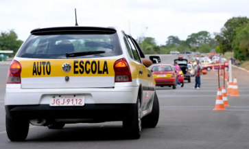 Governo quer eliminar obrigatoriedade de autoescola para tirar CNH