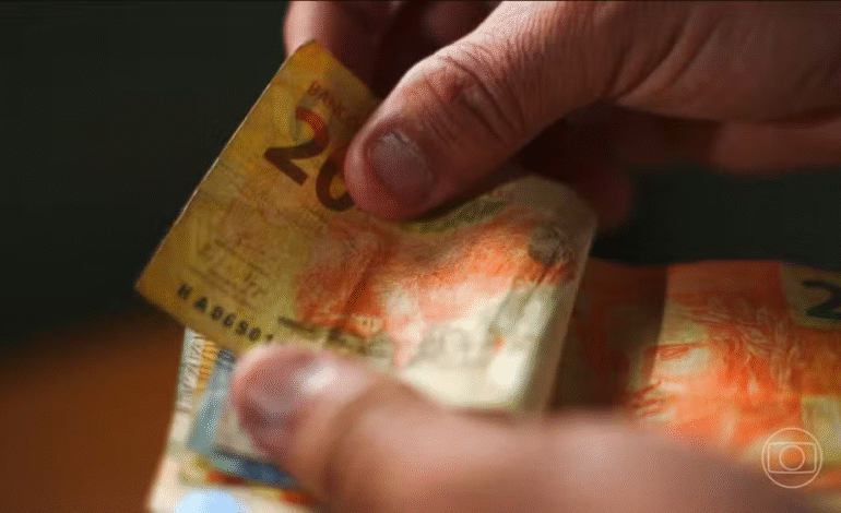 MEC cria programa para levar educação financeira às escolas públicas