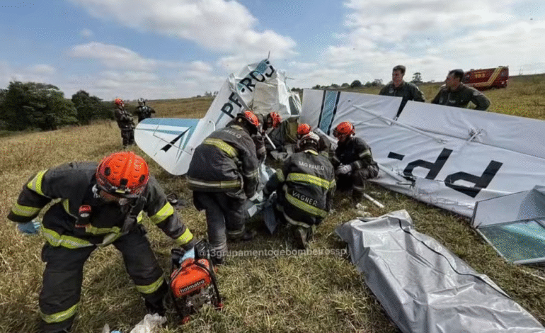 Queda de avião em São Paulo deixa dois mortos