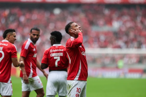 Inter vence o Ceará e entra na zona da Sul-Americana