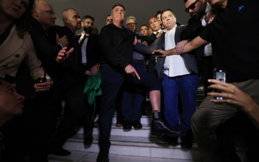 Moraes dá 24h para defesa de Bolsonaro explicar descumprimento de medida cautelar