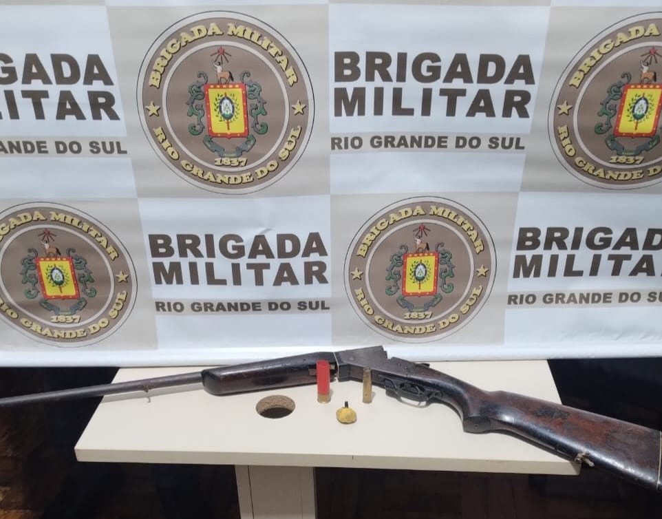 BM realiza apreensão de arma e drogas durante Operação Saturação em Santo Ângelo