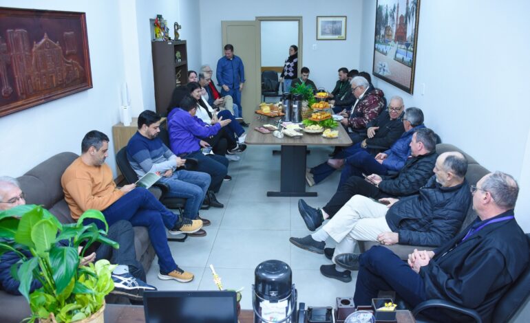 Câmara de Vereadores promove reunião com representantes da imprensa