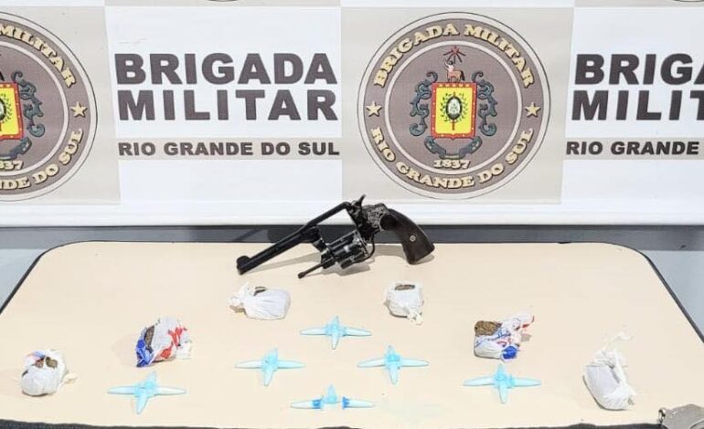 Brigada Militar apreende adolescente com arma e drogas em Ijuí