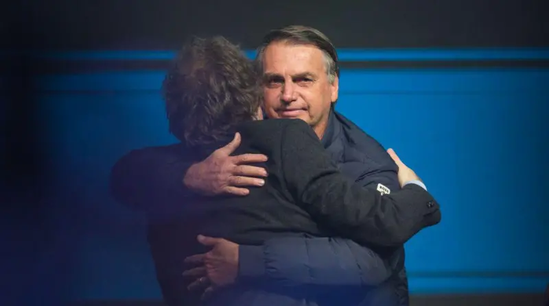 Governo Milei diz ‘ainda’ não ter recebido pedido de asilo de Bolsonaro