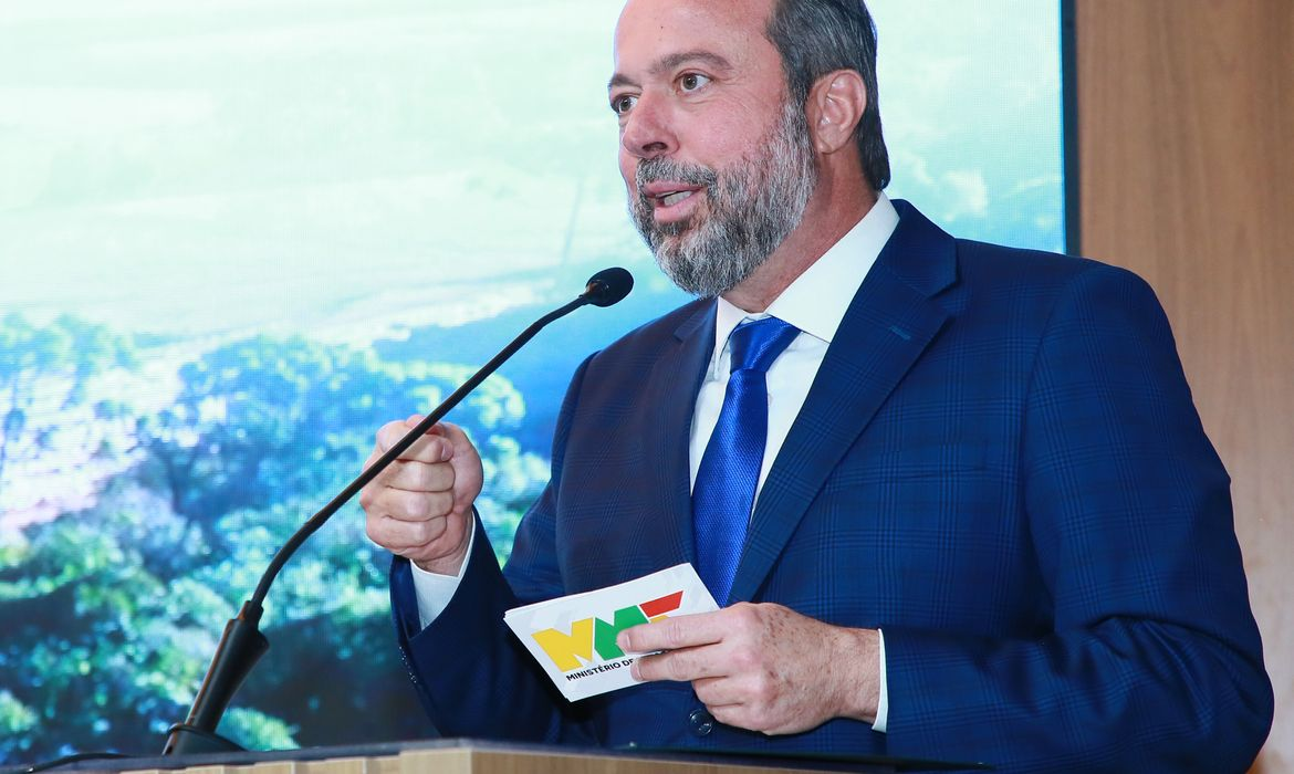 Governo estuda parceira com Bolívia para nova hidrelétrica binacional