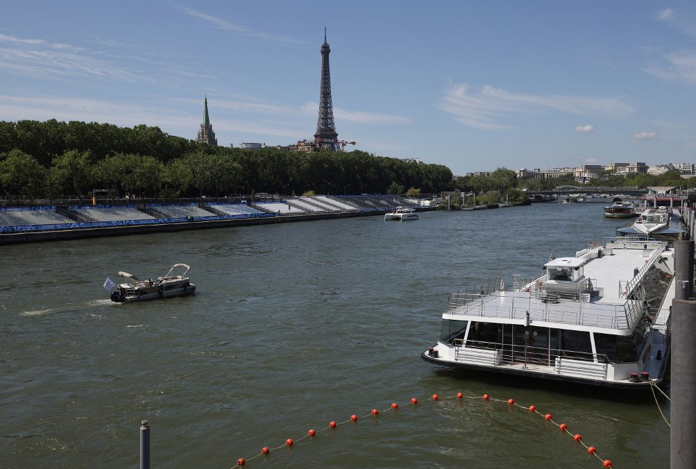 Polícia francesa prende suspeito de serial killer homofóbico após descoberta de quatro corpos no rio Sena