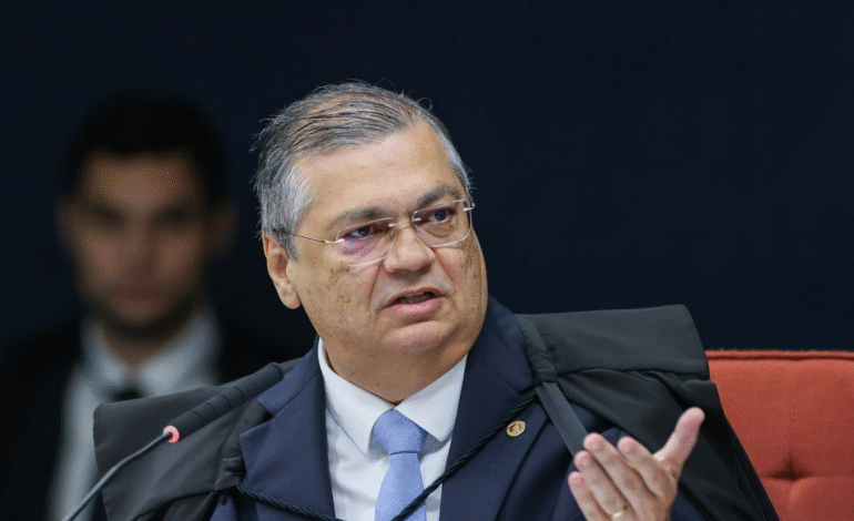 Dino determina investigação da PF sobre emendas parlamentares que somam R$ 694 milhões