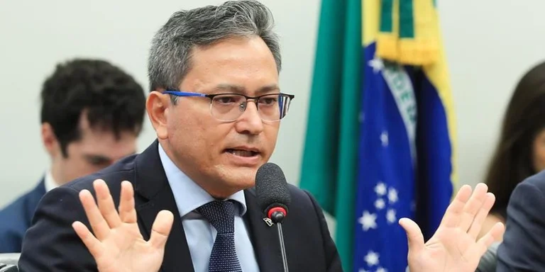 Secretário da Receita diz que fake news sobre pix favoreceu o crime organizado