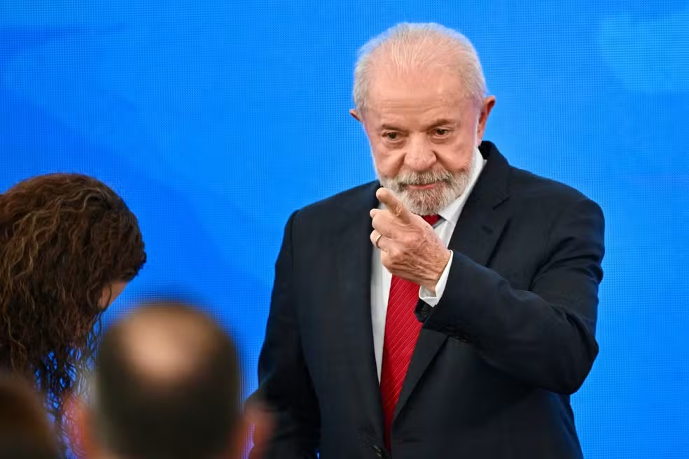 Brasil aciona OMC contra tarifaço de Trump sobre exportações brasileiras