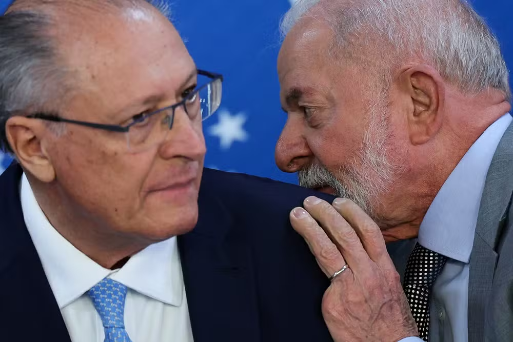 Lula e Alckmin discutem plano para conter impacto de tarifa de 50% dos EUA