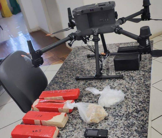 Drone com drogas e celulares é apreendido no Presídio de Santo Ângelo