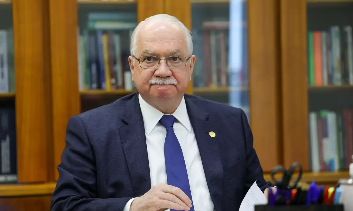 Edson Fachin é eleito presidente do STF