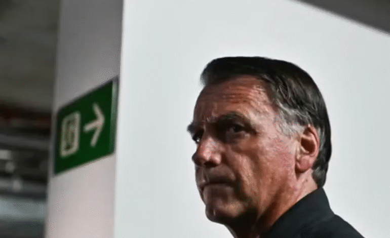 Defesa de Bolsonaro nega tentativa de impedir posse de Lula e pede absolvição no STF