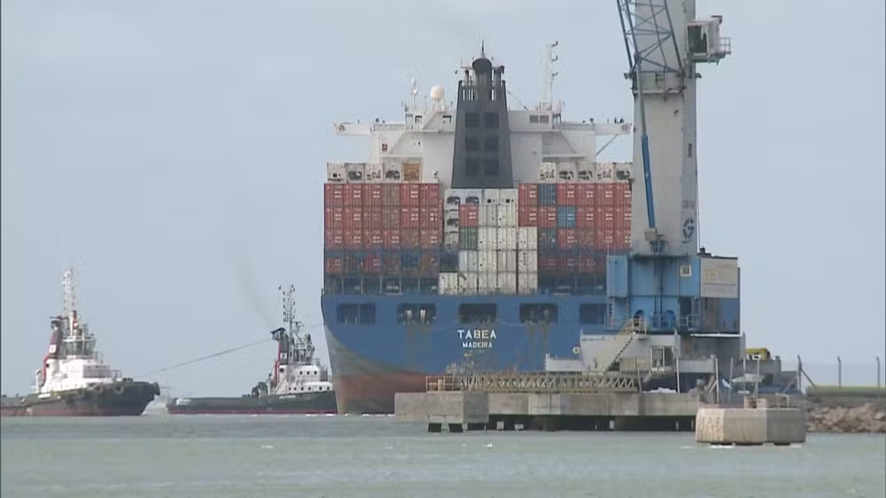 Funcionários de fabricante de armas entram em férias coletivas com impactos do tarifaço no RS