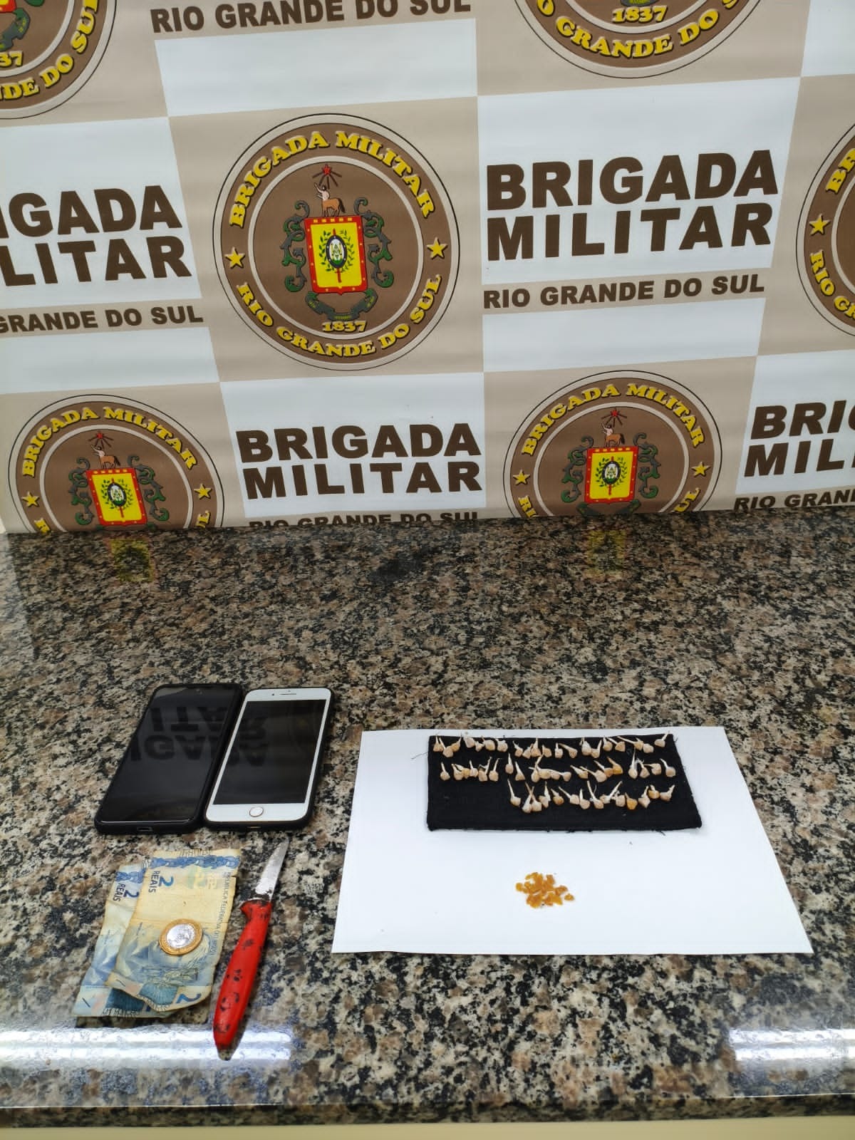 Ação da Brigada Militar resulta em prisão e apreensão de drogas no bairro Santo Antônio