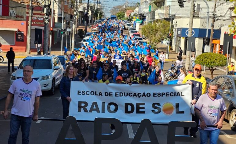 Caminhada da Apae marca Semana Nacional da Pessoa com Deficiência em Santo Ângelo
