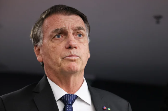 Julgamento de Bolsonaro é previsto para setembro, mesmo com decreto de prisão domiciliar