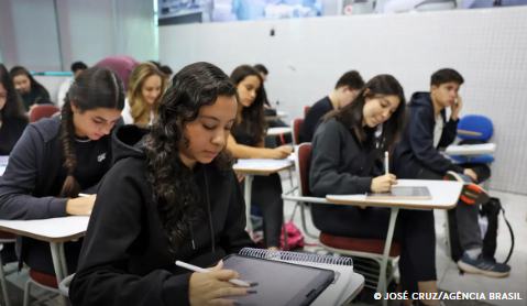 Divulgada lista de espera do FIES do segundo semestre