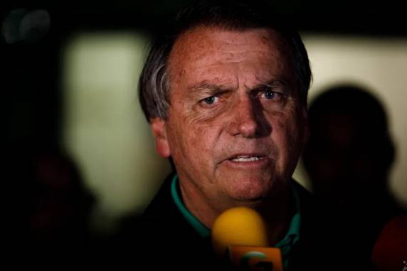 Bolsonaro é condenado a 27 anos e três meses de cadeia e a pagamento de multa de R$ 376 mil