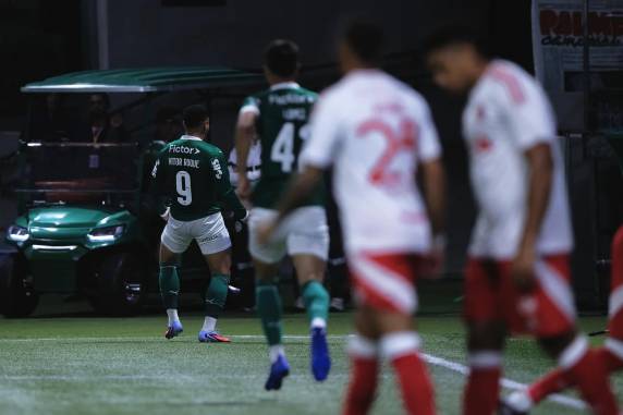 Inter sofre goleada do Palmeiras e Roger Machado fica a perigo às vésperas do Gre-Nal