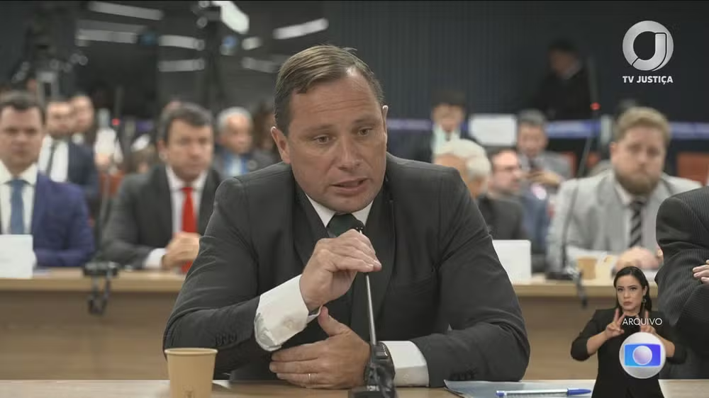 Delator da trama golpista, Cid pede para ir para a reserva do Exército por falta de condições psicológicas