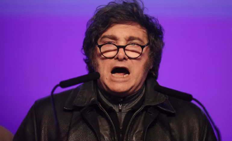 Partido de Milei sofre derrota em eleição de Buenos Aires, vista como termômetro da disputa presidencial