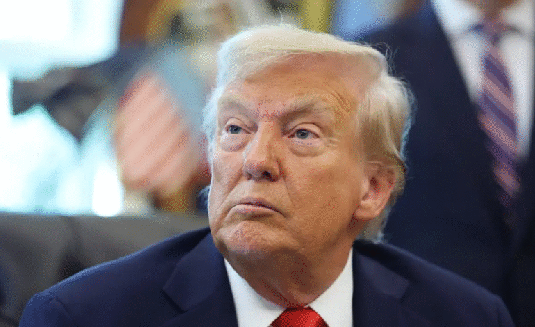 Trump ameaça cancelar licenças de emissoras que criticam seu governo