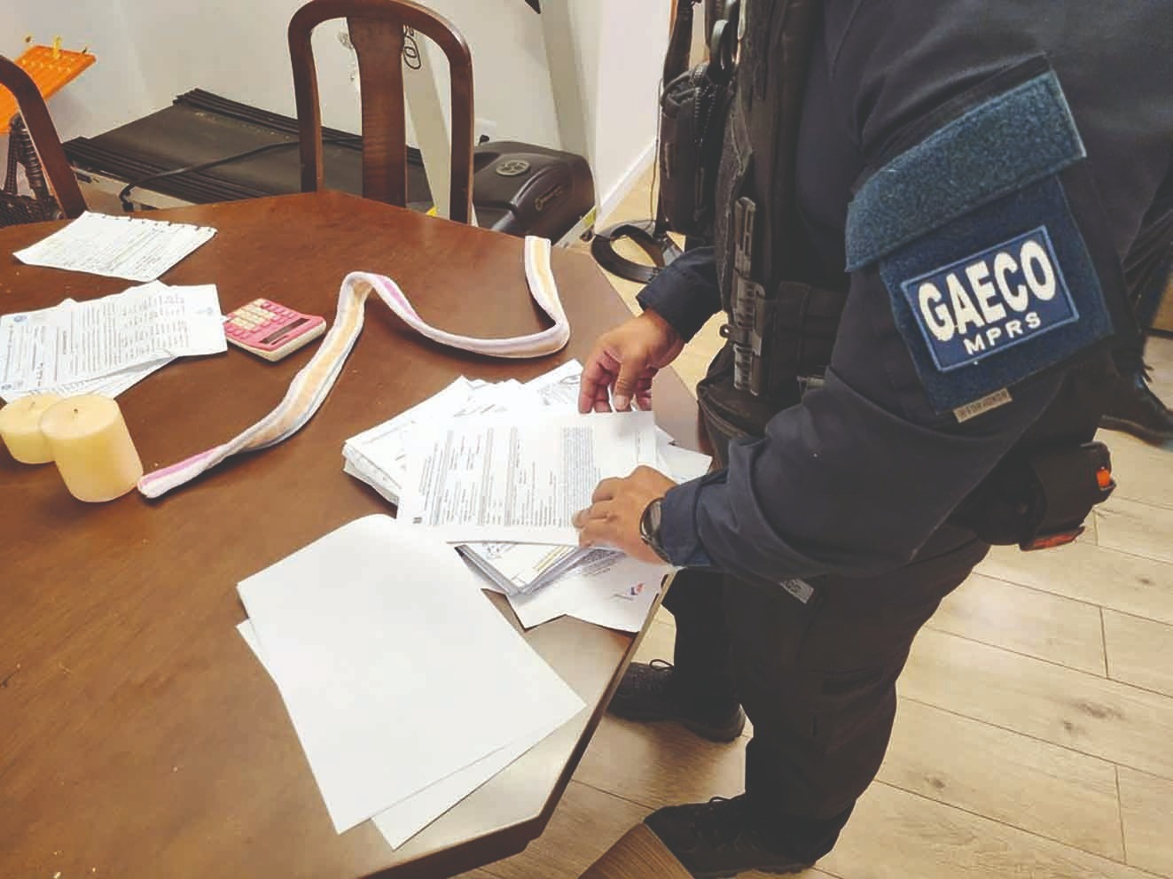 Doze pessoas são acusadas pelo MP de fraude em tratamentos domiciliares de saúde