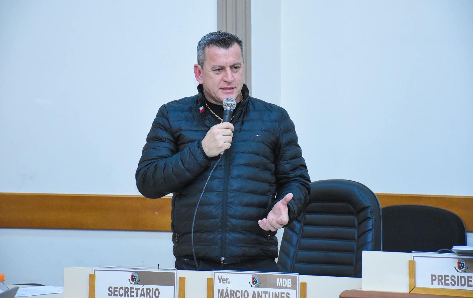 Projeto do turno único na Prefeitura tem pedido de vistas do vereador Marcio Antunes