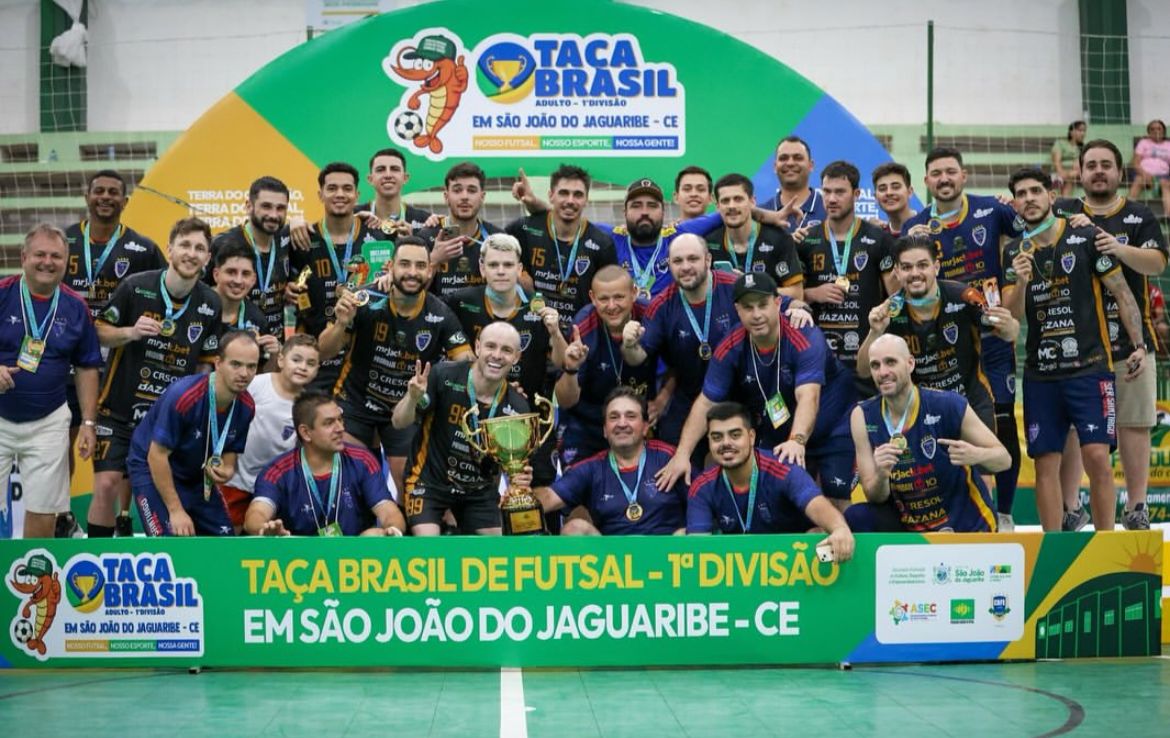 Santo-angelenses são campeões na Taça Brasil de Futsal