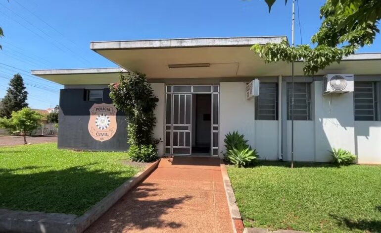 Mulher mantida em cárcere privado é resgatada após pedir ajuda com celular esquecido por namorado no RS