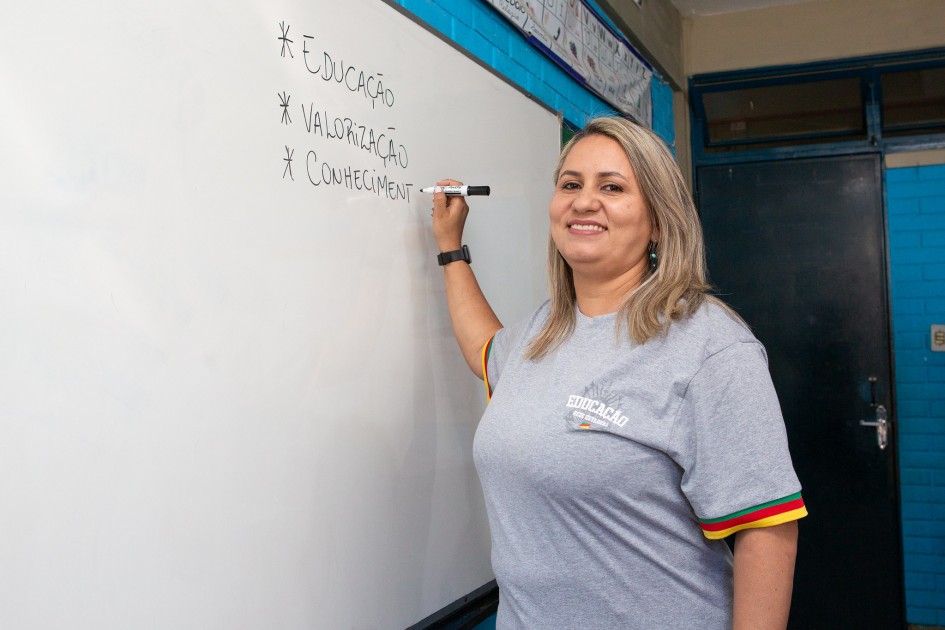 Professores da Rede Estadual já podem solicitar novos uniformes para 2026