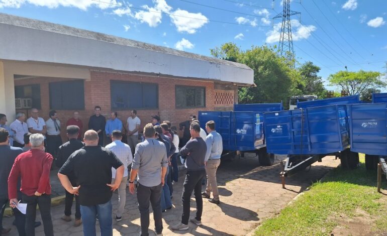 Governo do Estado entrega 44 equipamentos agrícolas a 20 municípios gaúchos