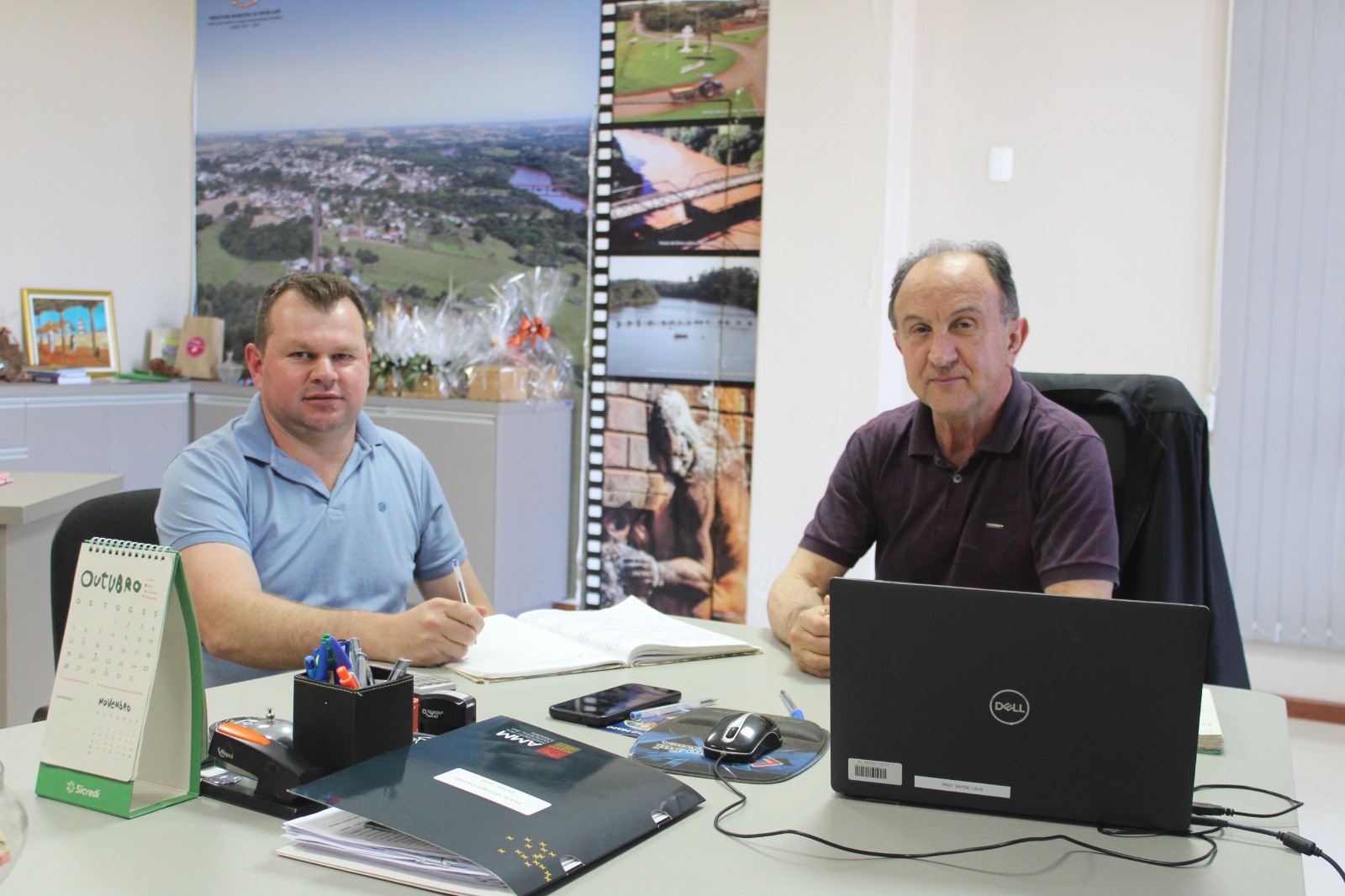 Prefeito Brasil Sartori transmite cargo ao presidente da Câmara Cristiano Weber