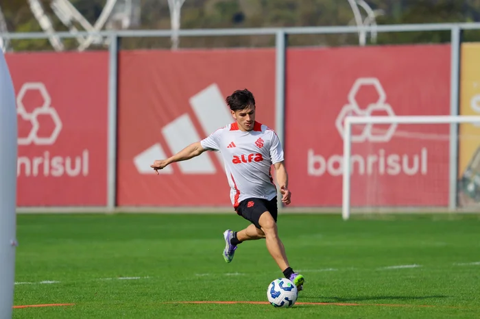 Inter recebe o Corinthians no Beira-Rio buscando se afastar da zona do rebaixamento