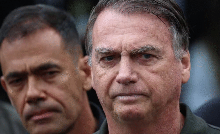 Moraes mantém prisão domiciliar e medidas cautelares contra Bolsonaro