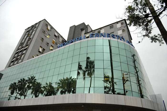Técnicos de enfermagem são presos suspeitos de crime sexual contra paciente em Porto Alegre