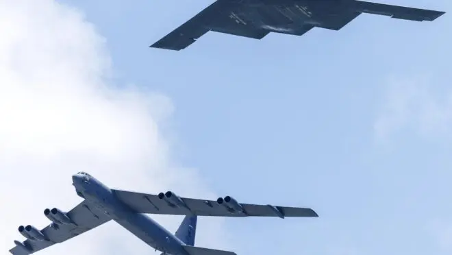 EUA bombardeiam barco no Pacífico, em região próxima da América do Sul, pela 1ª vez