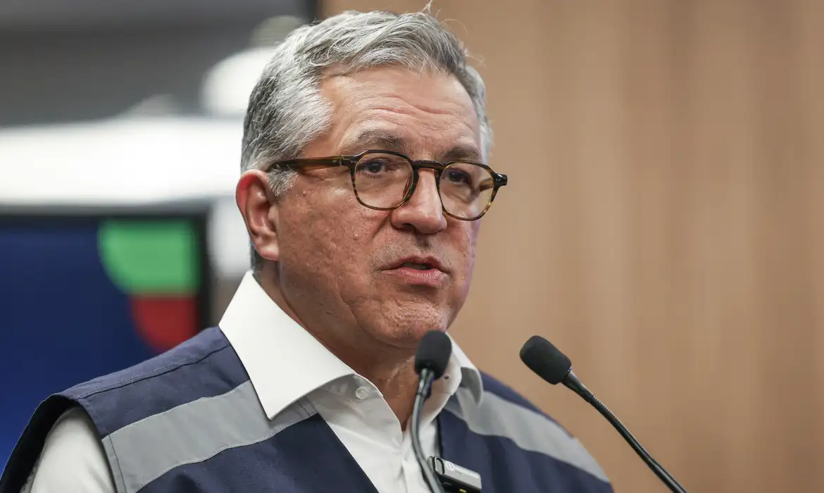 Governo comprará 150 mil antídotos contra intoxicação por metanol