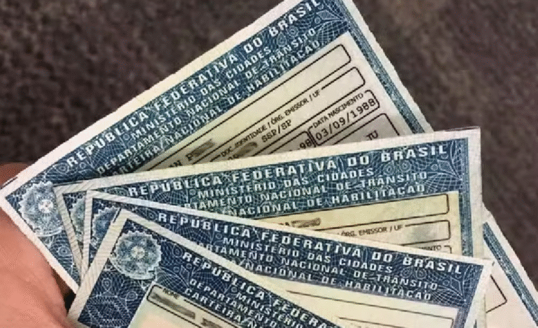 Cursos gratuitos para obtenção da CNH devem começar ainda este ano, diz ministro